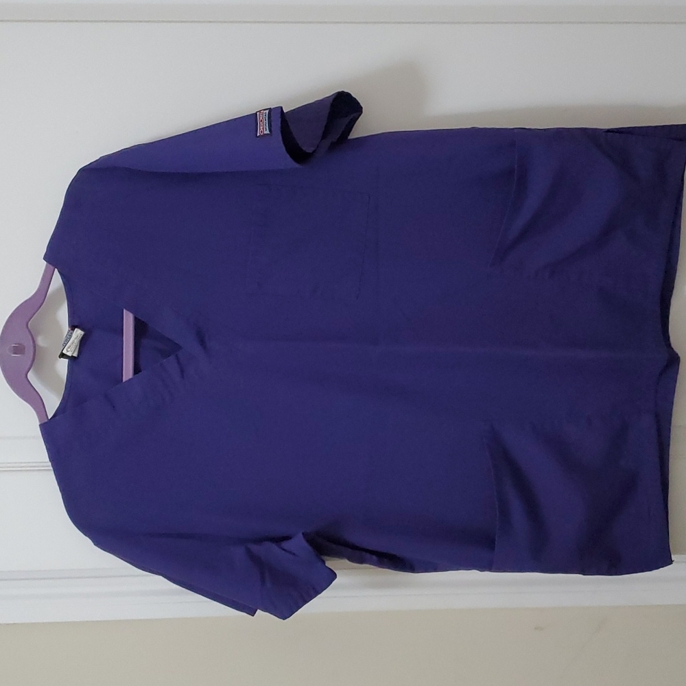 CHEROKEE WORKWEAR Purple Short SleeveV-Neck Scrub Shirt With Pockets Size Medium
